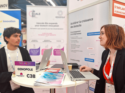 Justine et David sur le stand de Genopole lors de Techinnov 2025
